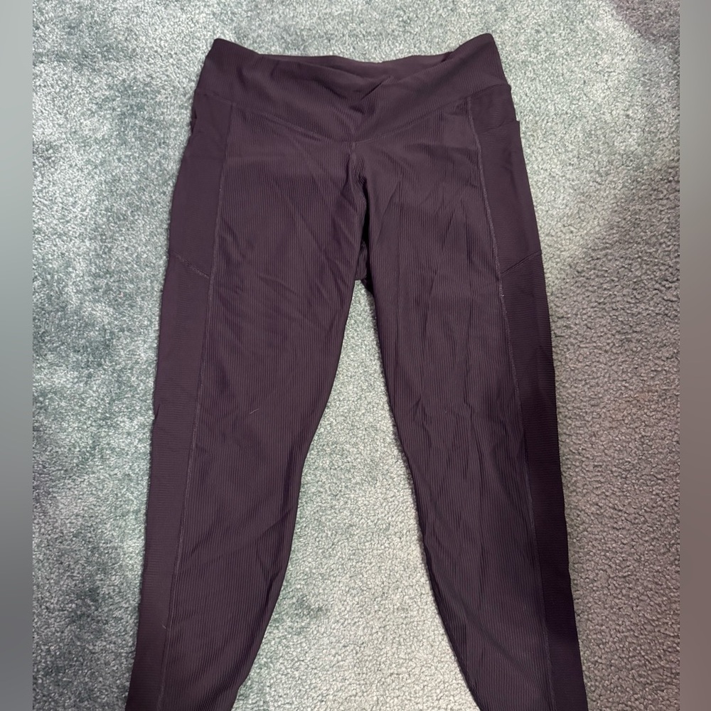 old navy active black high rise ribbed leggings with pockets size XL gently worn